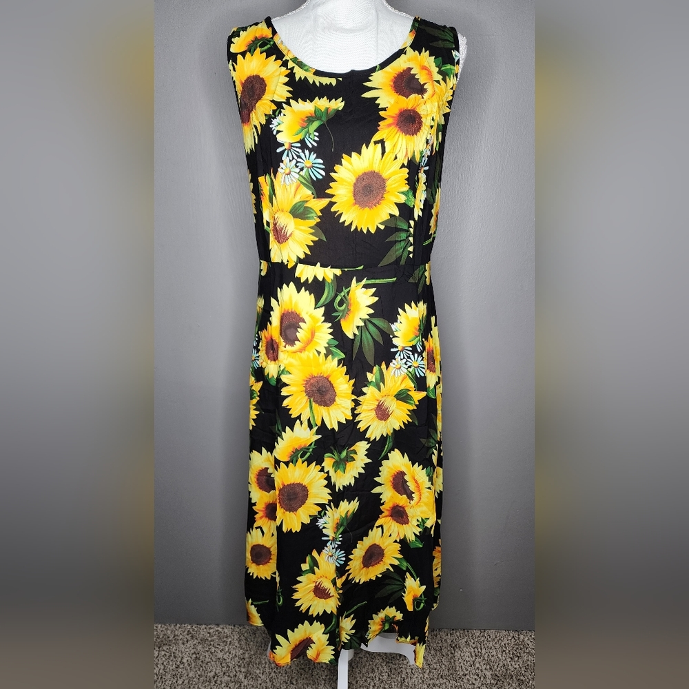 NWT ROSEGAL Sleeveless, Black/Floral Dress. Midi. Size:1X/16